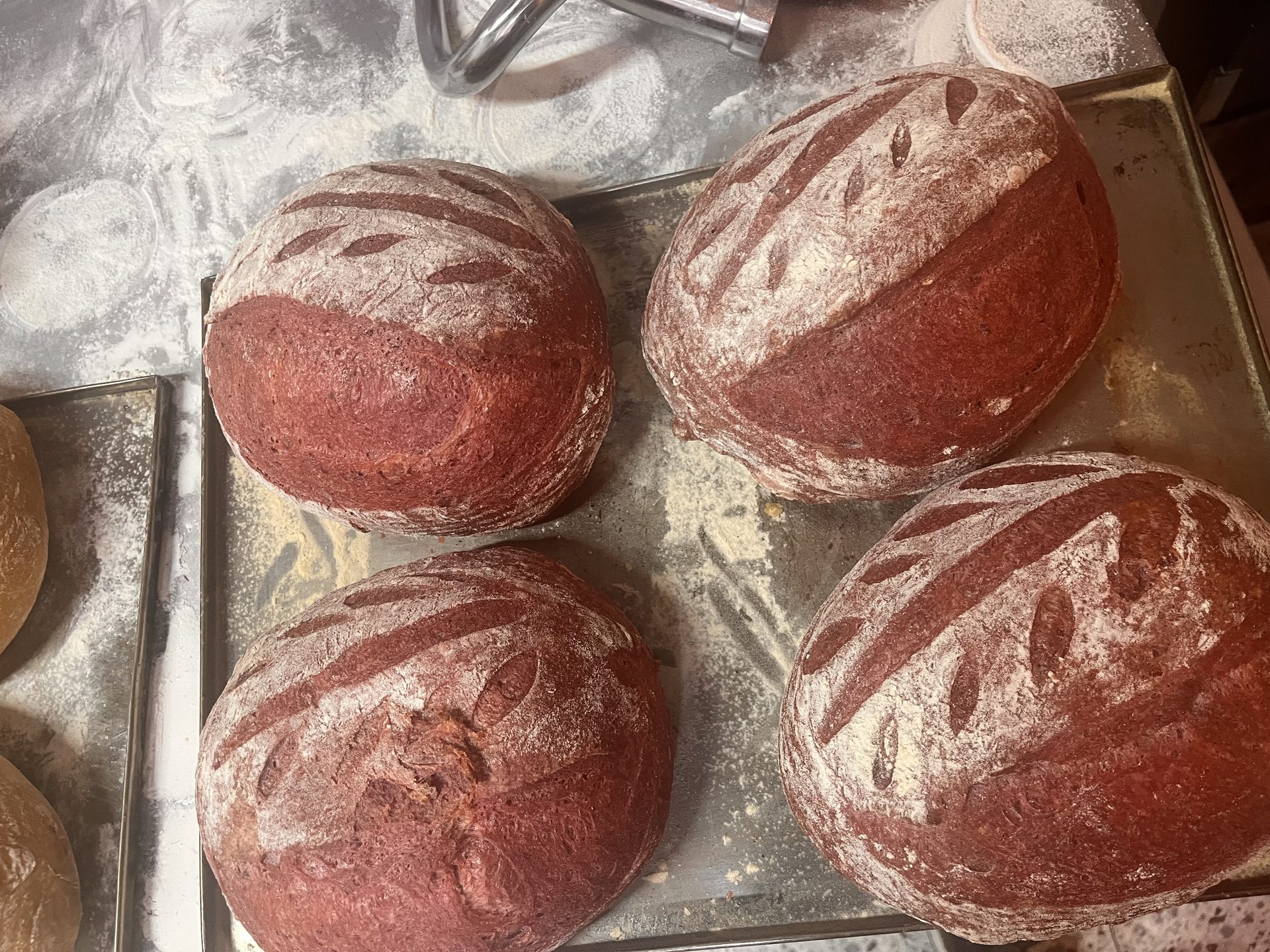 Pan de remolacha de masa madre